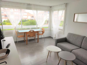 Les Soleillades - Plage, piscine, parking!
